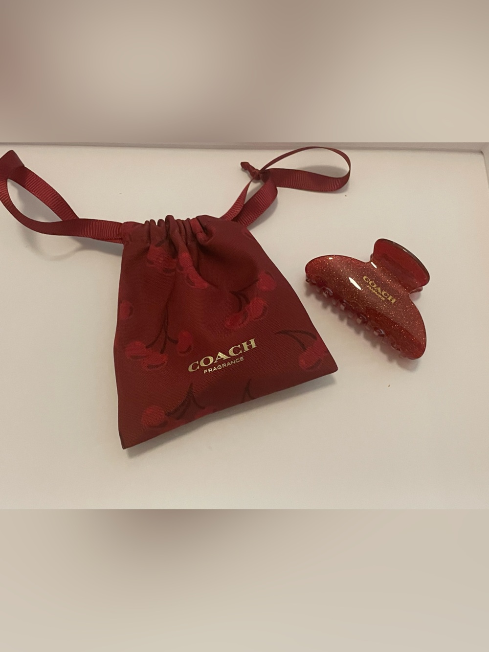 Coach Fragrances Red Glitter Hair Claw Clip & Dusty NEW - Picture 2 of 7